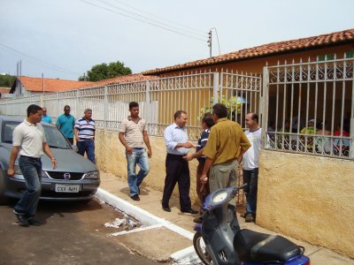 Prefeito chega  solenidade